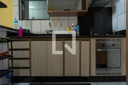 Casa à venda com 200m², 3 quartos e 3 vagas Casa à venda com 200m², 3 quartos e 3 vagasCozinha - Armários