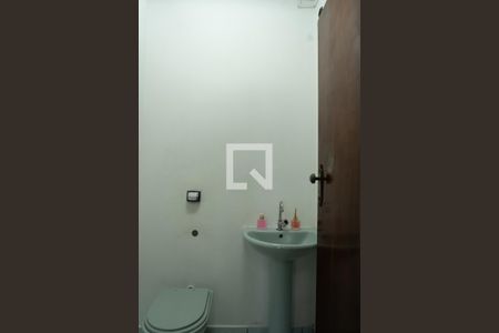 Casa à venda com 200m², 3 quartos e 3 vagas Casa à venda com 200m², 3 quartos e 3 vagasBanheiro - Área de serviços