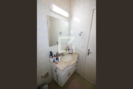 Casa à venda com 240m², 3 quartos e 3 vagasBanheiro da Suíte