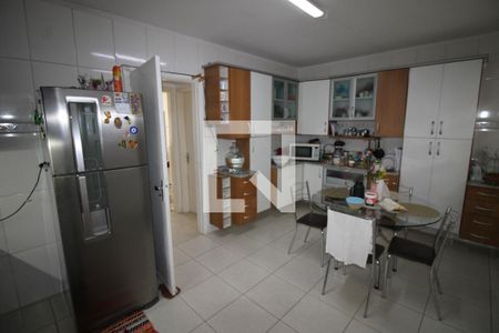Casa à venda com 240m², 3 quartos e 3 vagasCozinha