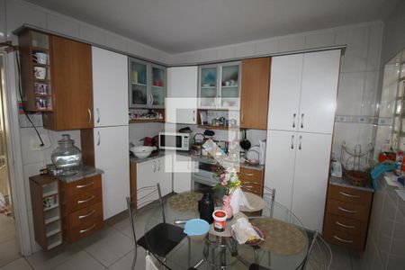Casa à venda com 240m², 3 quartos e 3 vagasCozinha