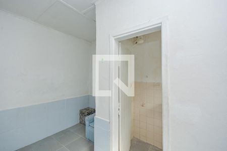 Banheiro de casa para alugar com 1 quarto, 18m² em Jardim Umuarama, São Paulo