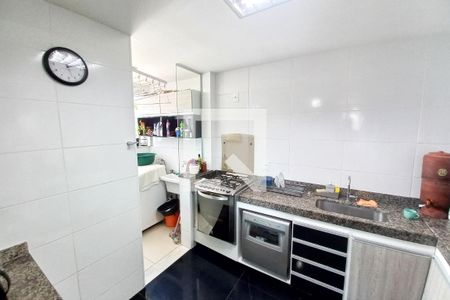 Apartamento à venda com 78m², 3 quartos e 2 vagas Apartamento à venda com 78m², 3 quartos e 2 vagasCozinha e Área de Serviço
