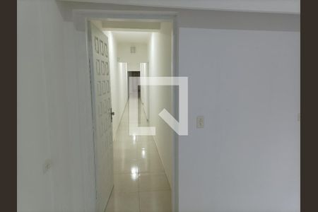 Casa à venda com 390m², 3 quartos e 3 vagas Casa à venda com 390m², 3 quartos e 3 vagasCorredor