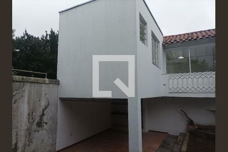Casa à venda com 390m², 3 quartos e 3 vagas Casa à venda com 390m², 3 quartos e 3 vagasQuintal