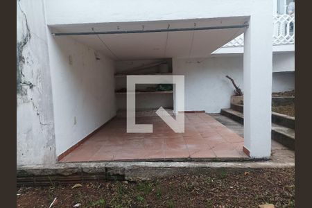 Casa à venda com 390m², 3 quartos e 3 vagas Casa à venda com 390m², 3 quartos e 3 vagasQuintal