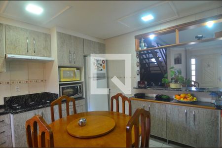 Casa à venda com 270m², 3 quartos e 3 vagasCozinha