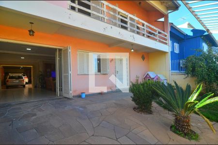 Casa à venda com 270m², 3 quartos e 3 vagasPátio