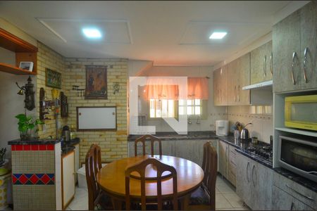 Casa à venda com 270m², 3 quartos e 3 vagasCozinha