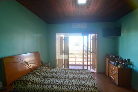 Casa à venda com 270m², 3 quartos e 3 vagasSuíte