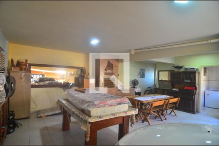 Casa à venda com 270m², 3 quartos e 3 vagasGaragem