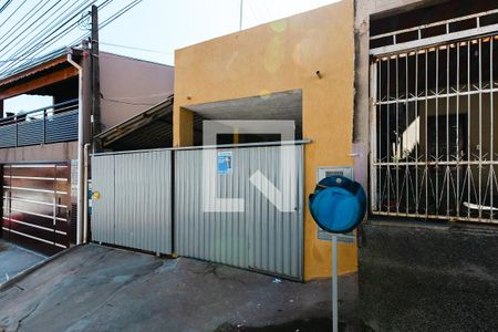 Casa à venda com 165m², 4 quartos e 2 vagasFachada