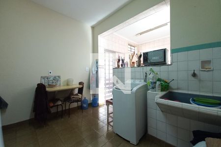 Casa à venda com 218m², 3 quartos e 1 vaga Casa à venda com 218m², 3 quartos e 1 vagaÁrea de Serviço