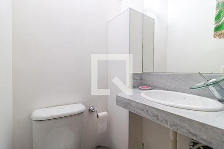 Casa à venda com 177m², 3 quartos e 3 vagas Casa à venda com 177m², 3 quartos e 3 vagasLavabo