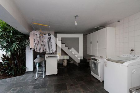 Casa para alugar com 400m², 4 quartos e 5 vagasÁrea de Serviço