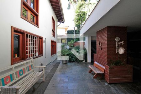 Casa para alugar com 400m², 4 quartos e 5 vagasÁrea externa