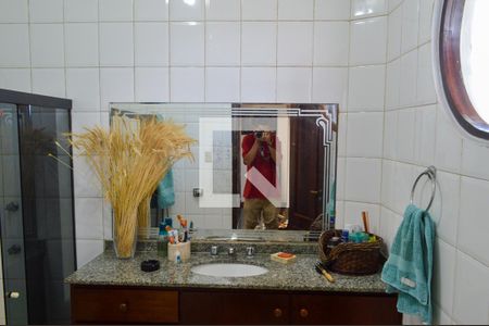 Casa à venda com 100m², 4 quartos e 2 vagas Casa à venda com 100m², 4 quartos e 2 vagasBanheiro da Suíte 1