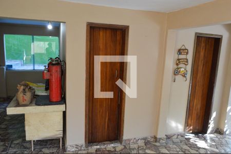 Casa à venda com 100m², 4 quartos e 2 vagas Casa à venda com 100m², 4 quartos e 2 vagasSuíte