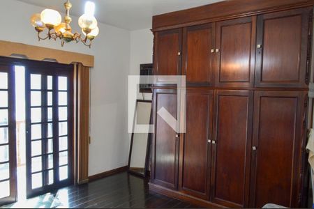 Casa à venda com 100m², 4 quartos e 2 vagas Casa à venda com 100m², 4 quartos e 2 vagasSuíte 1