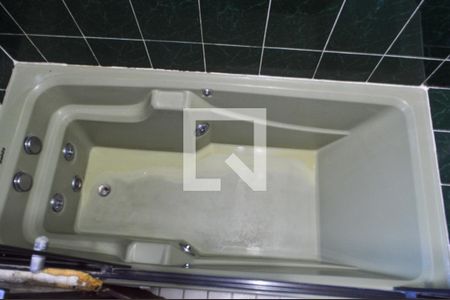 Casa à venda com 100m², 4 quartos e 2 vagas Casa à venda com 100m², 4 quartos e 2 vagasBanheiro da Suíte 2