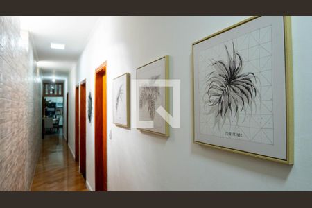 Casa à venda com 194m², 4 quartos e 3 vagas Casa à venda com 194m², 4 quartos e 3 vagasCorredor