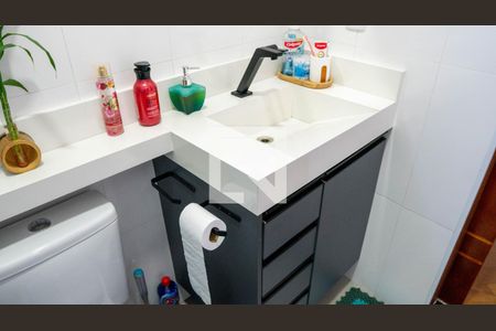 Casa à venda com 194m², 4 quartos e 3 vagas Casa à venda com 194m², 4 quartos e 3 vagasBanheiro