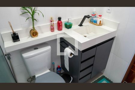 Casa à venda com 194m², 4 quartos e 3 vagas Casa à venda com 194m², 4 quartos e 3 vagasBanheiro