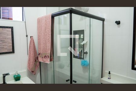 Casa à venda com 194m², 4 quartos e 3 vagas Casa à venda com 194m², 4 quartos e 3 vagasBanheiro