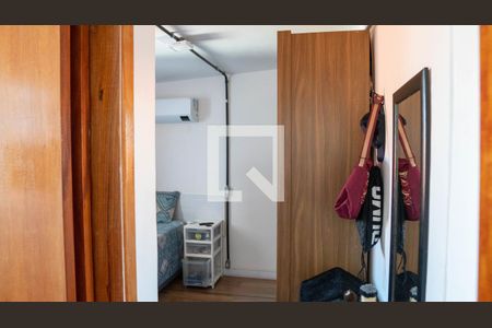 Casa à venda com 194m², 4 quartos e 3 vagas Casa à venda com 194m², 4 quartos e 3 vagasQuarto 4