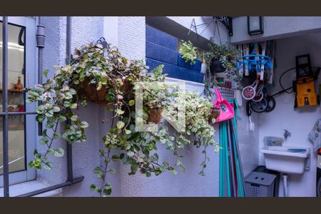 Casa à venda com 194m², 4 quartos e 3 vagas Casa à venda com 194m², 4 quartos e 3 vagasDetalhe Área Externa