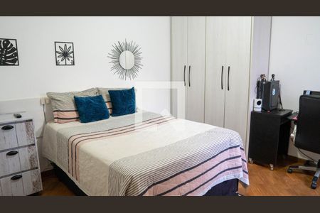 Casa à venda com 194m², 4 quartos e 3 vagas Casa à venda com 194m², 4 quartos e 3 vagasQuarto 2