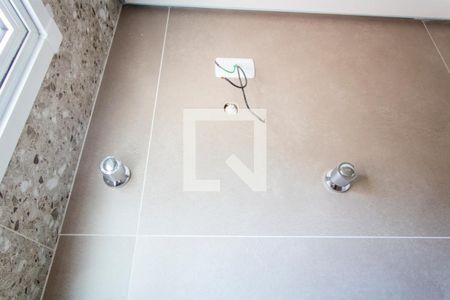 Apartamento à venda com 106m², 2 quartos e 1 vaga Apartamento à venda com 106m², 2 quartos e 1 vagaBanheiro social