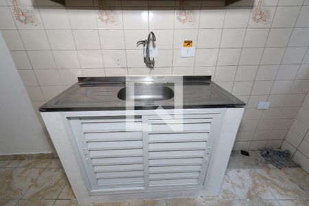 Cozinha de casa para alugar com 1 quarto, 40m² em Jardim das Bandeiras, São Paulo