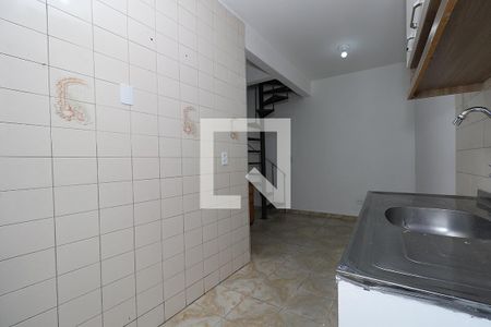 Cozinha de casa para alugar com 1 quarto, 40m² em Jardim das Bandeiras, São Paulo