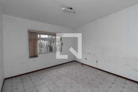 Casa à venda com 115m², 6 quartos e 1 vagaQuarto 5