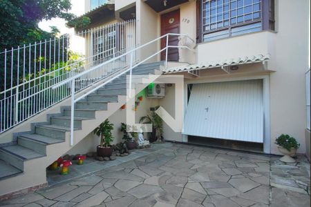 Casa à venda com 200m², 3 quartos e 3 vagasPátio _frente