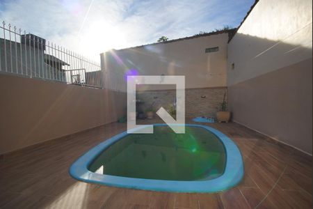 Casa à venda com 200m², 3 quartos e 3 vagasPátio _Fundos