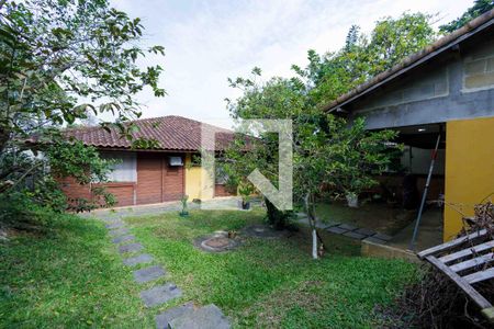 Casa de condomínio à venda com 160m², 4 quartos e 2 vagas Casa de condomínio à venda com 160m², 4 quartos e 2 vagasQuintal