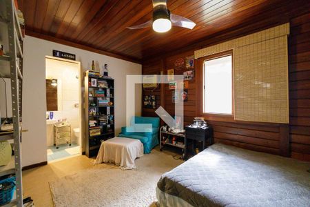 Casa de condomínio à venda com 160m², 4 quartos e 2 vagas Casa de condomínio à venda com 160m², 4 quartos e 2 vagasSuíte 2