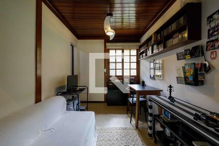 Casa de condomínio à venda com 160m², 4 quartos e 2 vagas Casa de condomínio à venda com 160m², 4 quartos e 2 vagasQuarto 2