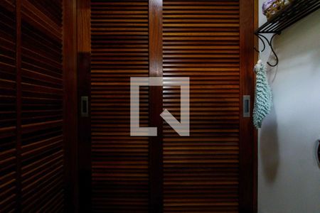 Casa de condomínio à venda com 160m², 4 quartos e 2 vagas Casa de condomínio à venda com 160m², 4 quartos e 2 vagasLavabo