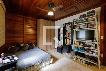 Casa de condomínio à venda com 160m², 4 quartos e 2 vagas Casa de condomínio à venda com 160m², 4 quartos e 2 vagasSuíte 2