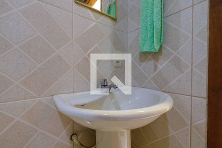 Casa de condomínio à venda com 160m², 4 quartos e 2 vagas Casa de condomínio à venda com 160m², 4 quartos e 2 vagasBanheiro de Serviço