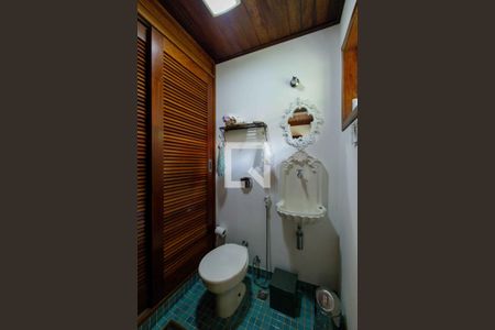 Casa de condomínio à venda com 160m², 4 quartos e 2 vagas Casa de condomínio à venda com 160m², 4 quartos e 2 vagasLavabo