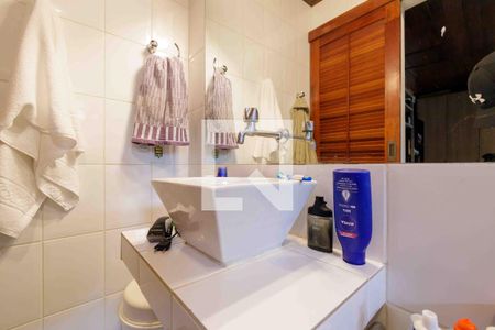 Casa de condomínio à venda com 160m², 4 quartos e 2 vagas Casa de condomínio à venda com 160m², 4 quartos e 2 vagasBanheiro Suíte 2