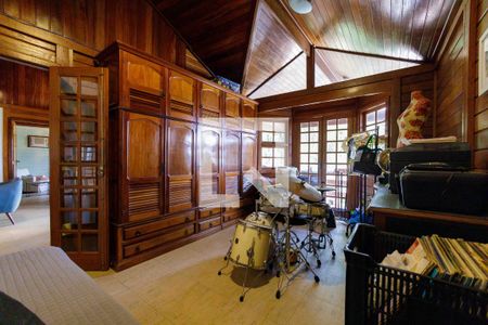 Casa de condomínio à venda com 160m², 4 quartos e 2 vagas Casa de condomínio à venda com 160m², 4 quartos e 2 vagasQuarto 1