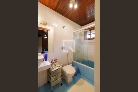 Casa de condomínio à venda com 160m², 4 quartos e 2 vagas Casa de condomínio à venda com 160m², 4 quartos e 2 vagasBanheiro Suíte 2