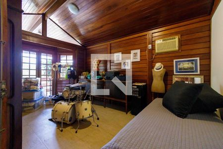 Casa de condomínio à venda com 160m², 4 quartos e 2 vagas Casa de condomínio à venda com 160m², 4 quartos e 2 vagasQuarto 1