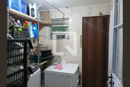 Casa à venda com 89m², 3 quartos e 1 vagaLavanderia