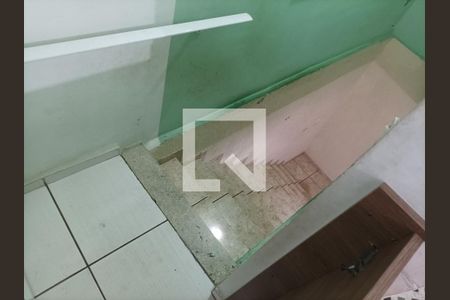 Casa à venda com 89m², 3 quartos e 1 vagaEscada quartos